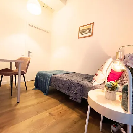Oasis - By Port Vell 1 Hostel